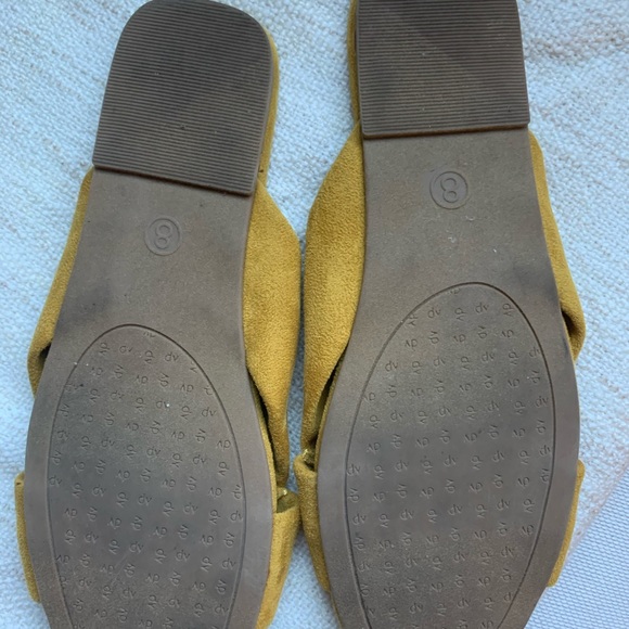 DV by Dolce Vita Slides - Picture 5 of 5